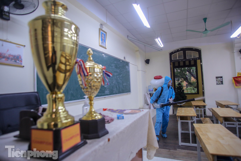 Đón học sinh trở lại, trường học ở Hà Nội trang bị phòng cách ly ảnh 19