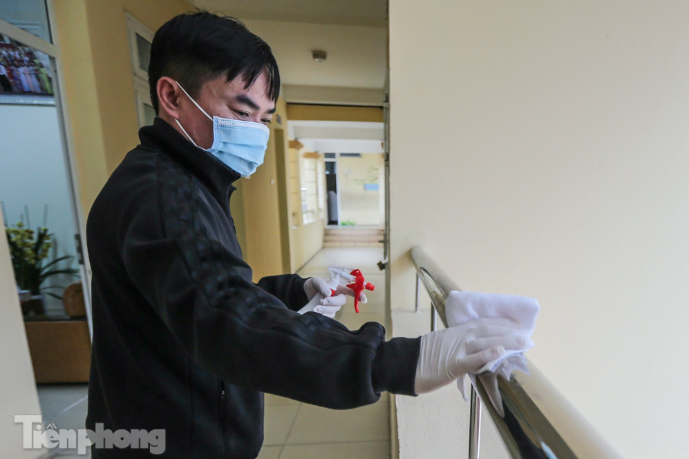 Đón học sinh trở lại, trường học ở Hà Nội trang bị phòng cách ly ảnh 15