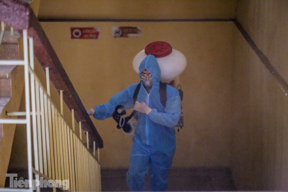 Đón học sinh trở lại, trường học ở Hà Nội trang bị phòng cách ly ảnh 23