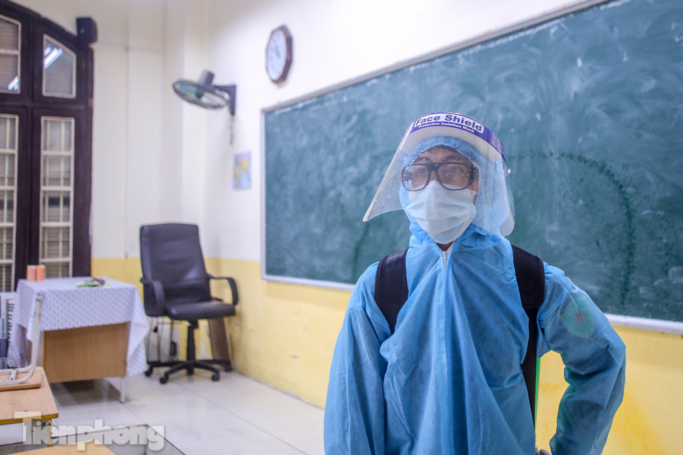 Đón học sinh trở lại, trường học ở Hà Nội trang bị phòng cách ly ảnh 24