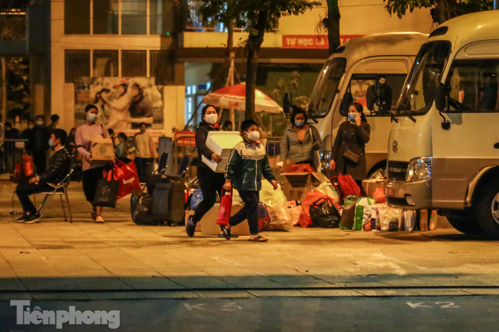 15 học sinh trường Tiểu học Xuân Phương hết cách ly tập trung, về nhà ăn Tết ảnh 5