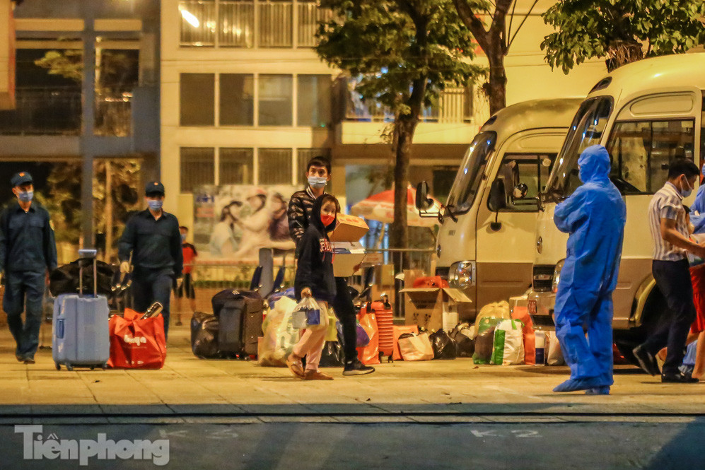 15 học sinh trường Tiểu học Xuân Phương hết cách ly tập trung, về nhà ăn Tết ảnh 8