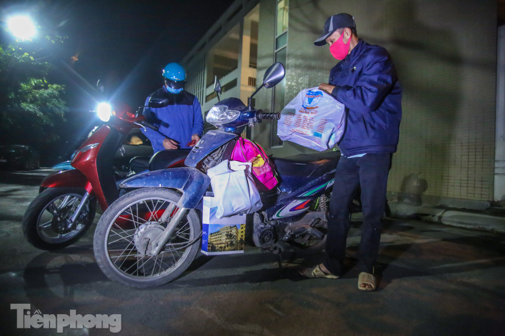 15 học sinh trường Tiểu học Xuân Phương hết cách ly tập trung, về nhà ăn Tết ảnh 12