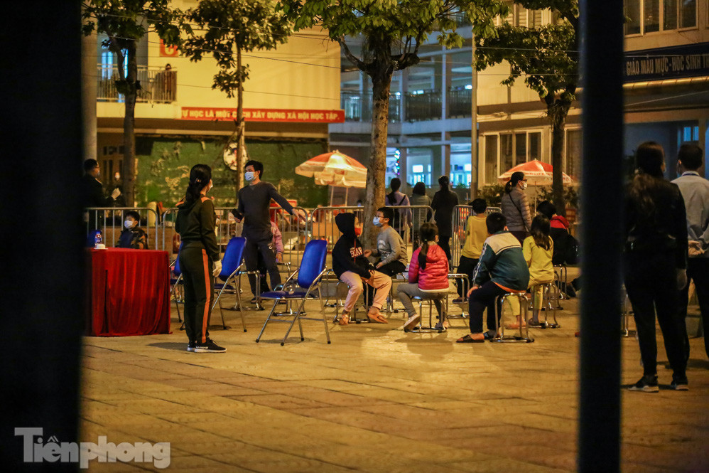 15 học sinh trường Tiểu học Xuân Phương hết cách ly tập trung, về nhà ăn Tết ảnh 3