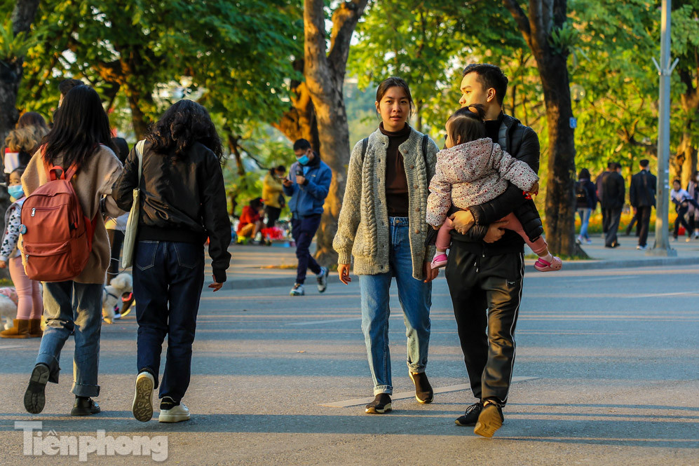 COVID-19 diễn biến phức tạp, người dân vẫn thờ ơ việc đeo khẩu trang ảnh 2