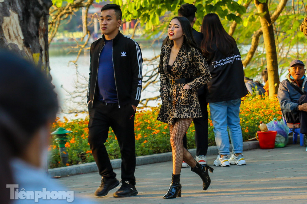 COVID-19 diễn biến phức tạp, người dân vẫn thờ ơ việc đeo khẩu trang ảnh 3