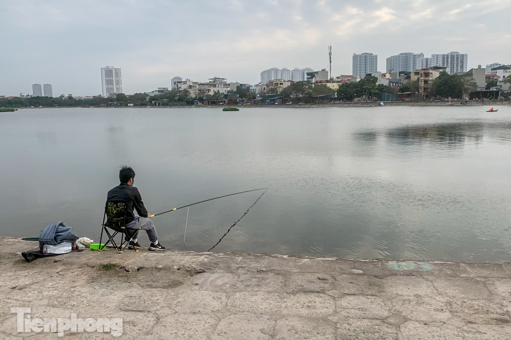 'Hô biến' hồ Định Công thành nơi câu cá dịch vụ, hốt bạc triệu mỗi ngày ảnh 9