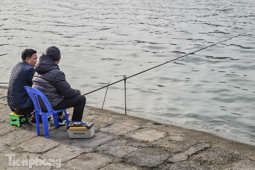 Vụ biến hồ Định Công thành nơi câu cá dịch vụ hốt bạc: 'Đá bóng' trách nhiệm? ảnh 6