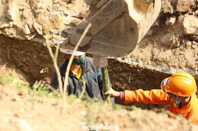 Công trường xây dựng cống thu gom nước thải 'khủng' bao quanh sông Tô Lịch ảnh 6