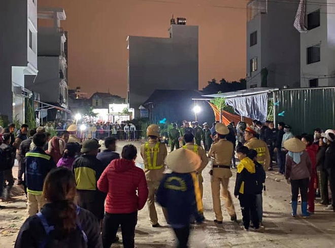 Chồng bất ngờ dùng dao sát hại vợ ngay tại chợ ảnh 1