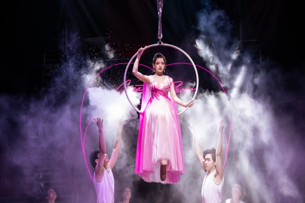 Chi Pu liều lĩnh làm mới hit “So Far” của Binz trong tập 2 ”Chi Pu's Greatest Show“ ảnh 1