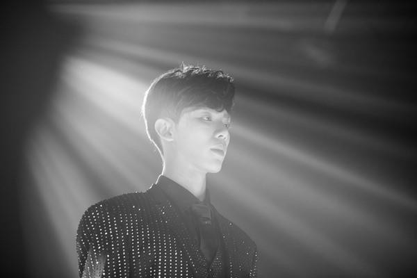 Sao Việt 24H: Đông Nhi khóc trong MV mới, Mai Tiến Dũng lấn sân kinh doanh ảnh 2