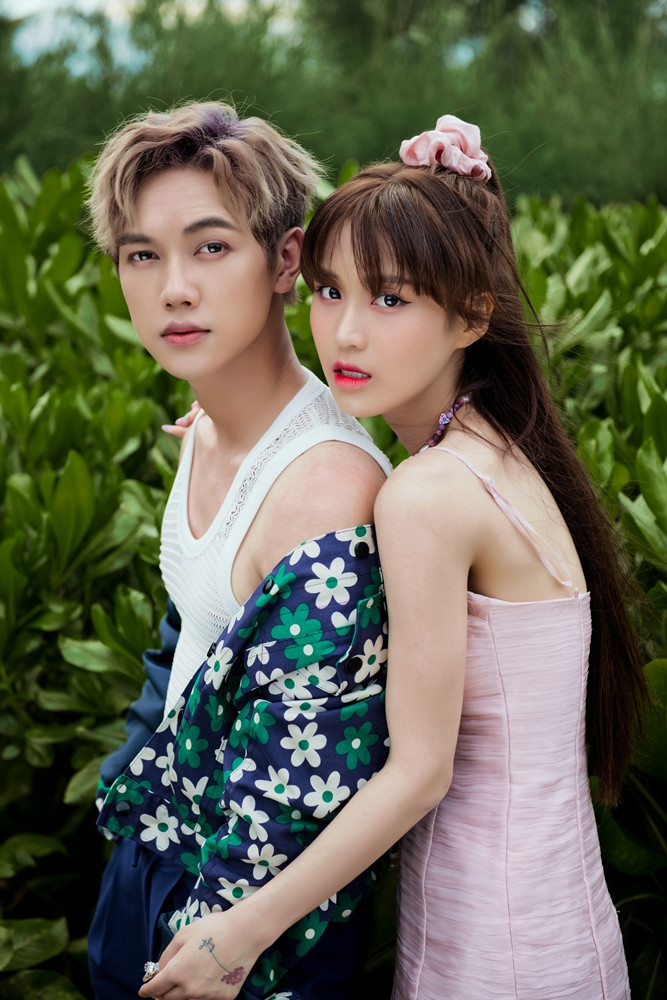 JSol "bất chấp thủ đoạn" để cưa đổ Han Sara trong MV “Hiếm Có Khó Tìm“ ảnh 1