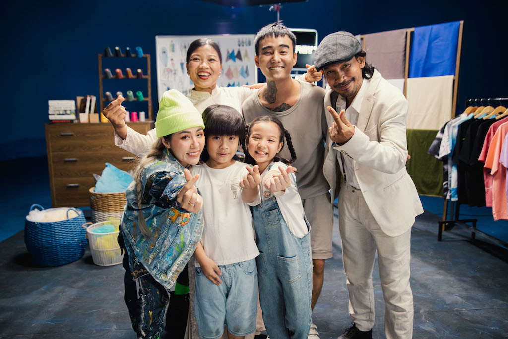 Đạt G, Du Uyên hát live ca khúc mới trong chương trình gây quỹ của UNICEF ảnh 3