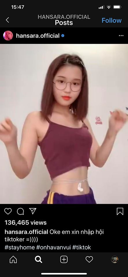 Sao Việt mùa cách ly: Han Sara khoe eo thon, Cao Xuân Tài phải kéo dài thời gian cách ly ảnh 1