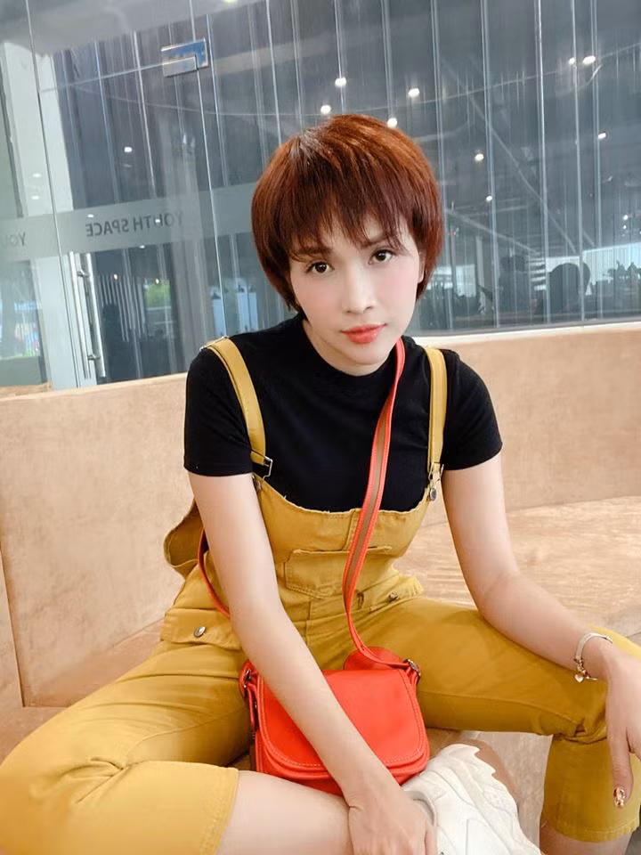 Sao Việt 24H: Bảo Thy khoe dáng ở biển, Hương Tràm ra mắt ca khúc mới mà cực quen ảnh 2