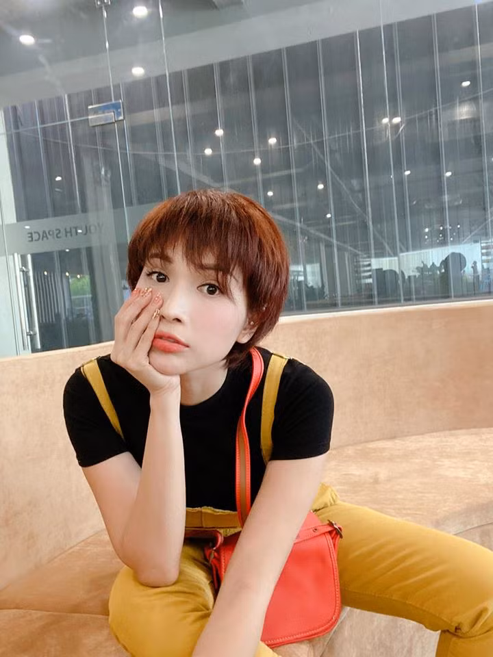 Sao Việt 24H: Bảo Thy khoe dáng ở biển, Hương Tràm ra mắt ca khúc mới mà cực quen ảnh 4