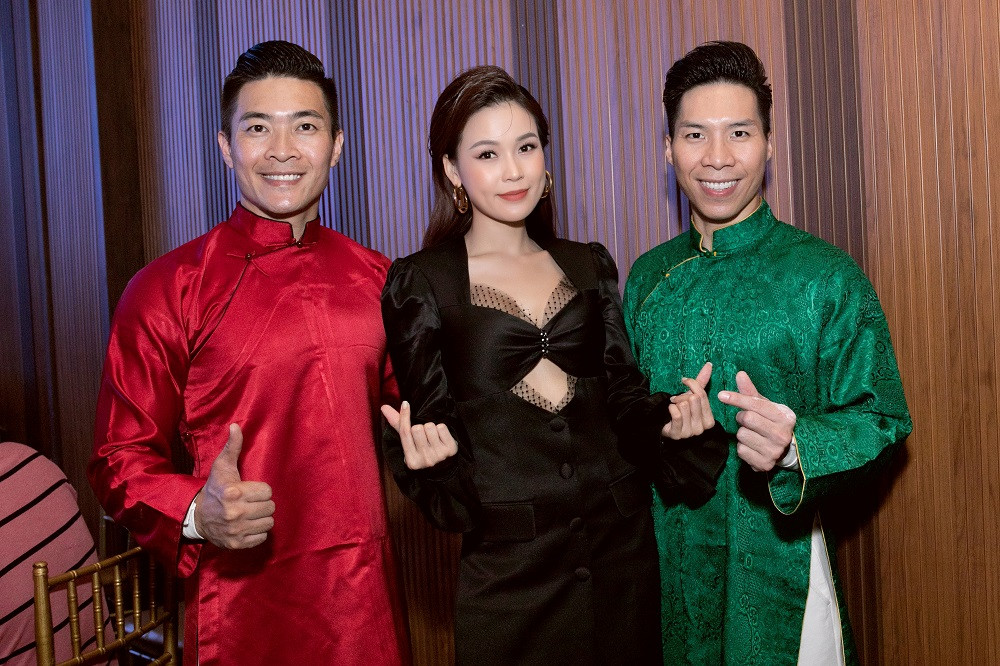 Chụp ảnh thân thiết với Sam nhưng Ngô Kiến Huy lại gây chú ý bởi vẻ ngoài xanh xao, gầy gò ảnh 7