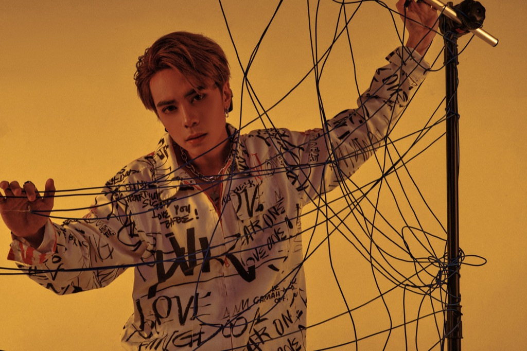 Quang Hùng MasterD đổi style, kết hợp Black Bi Thái Vũ (FAPtv) trong MV “Hoa Bất Tử“ ảnh 2