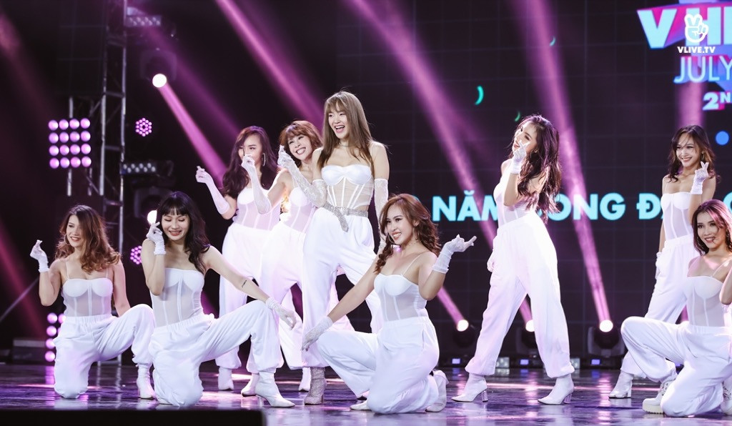 S.T Sơn Thạch hoãn phát hành MV nhưng vẫn giữ lời hứa diễn live ca khúc mới tặng fan ảnh 1