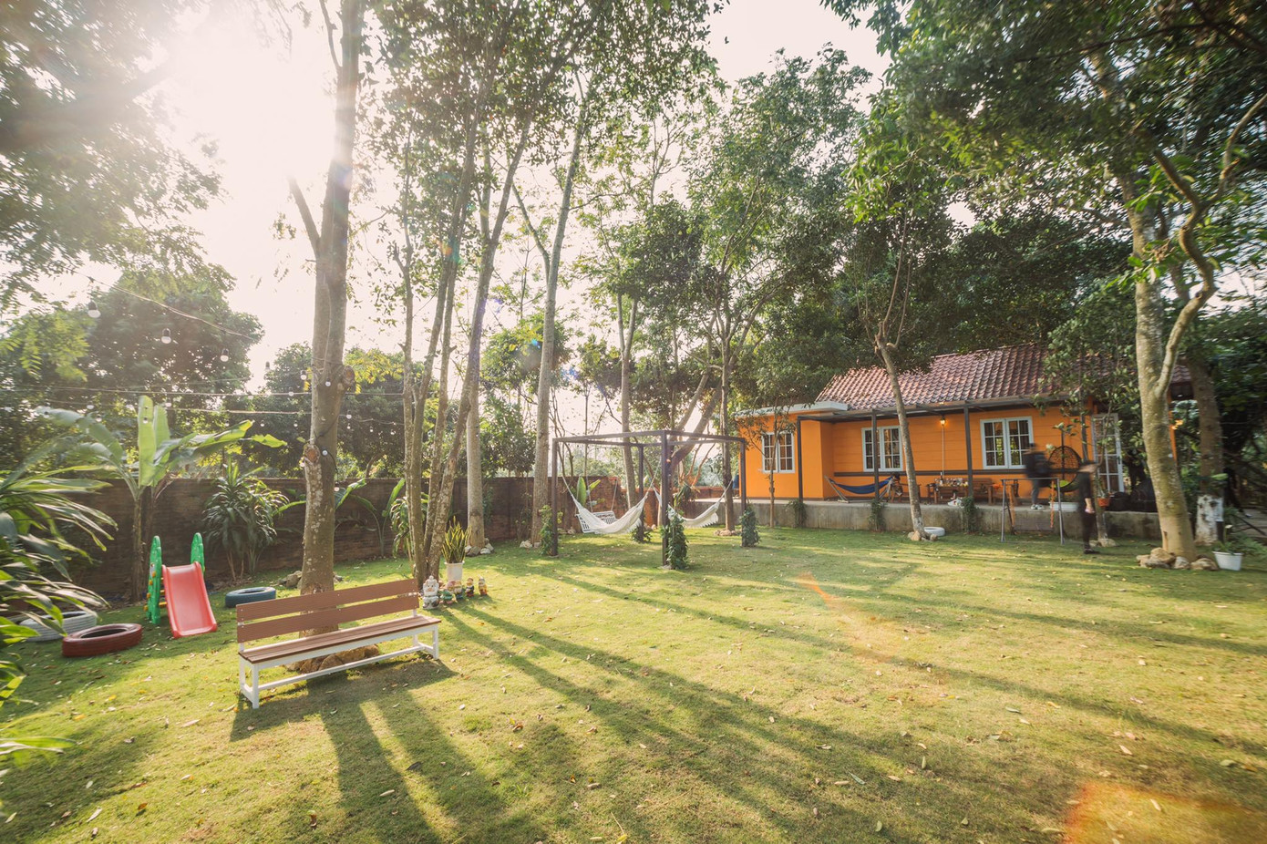 “Bí kíp trốn nắng“: Khám phá những thiên đường nghỉ dưỡng cực gần Hà Nội ảnh 3