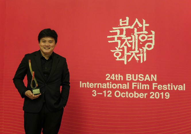 Đạo diễn Trần Thanh Huy nhận giải "New Currents" tại Liên hoan phim Busan 2019 “Chị đẹp” Mỹ Tâm bất ngờ trở thành KOL xịn sò, rủ rê fan đến rạp xem phim điện ảnh “Ròm“ ảnh 3