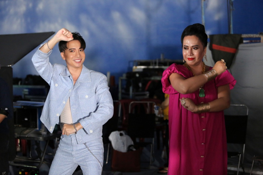 S.T Sơn Thạch mời hẳn cô Minh Hiếu tham gia MV “ca khúc ngoan nhất hè 2020“ ảnh 2