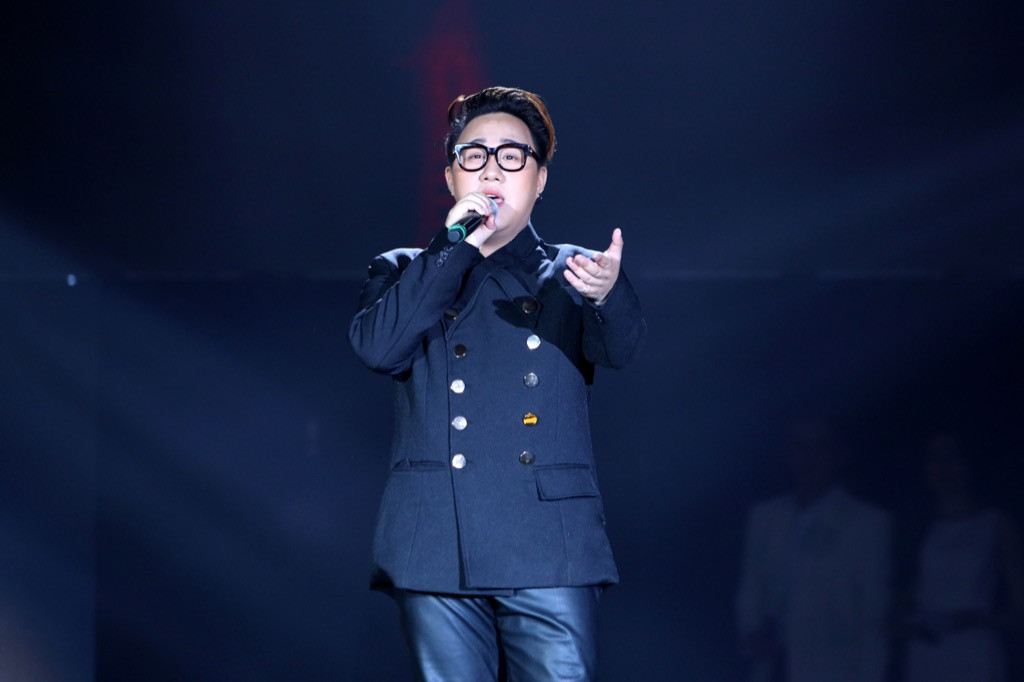 Trúc Nhân, Bảo Anh, Trung Quân gây xúc động khi hát tri ân đội ngũ chống dịch COVID-19 ảnh 3