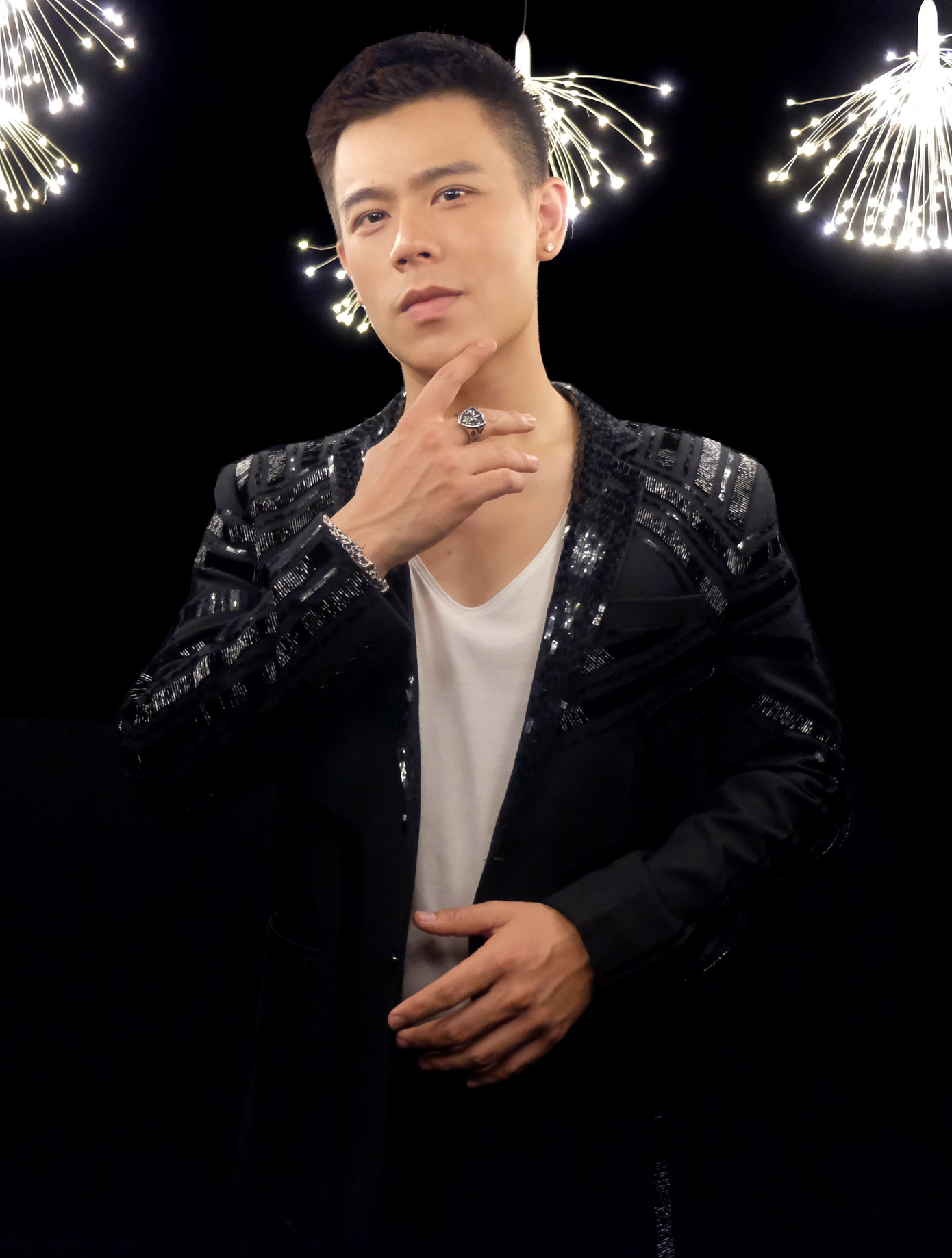 “Nhà văn triệu bản” Anh Khang sẽ là điểm nhấn thú vị của “Én Vàng Nghệ Sĩ 2020“? ảnh 2