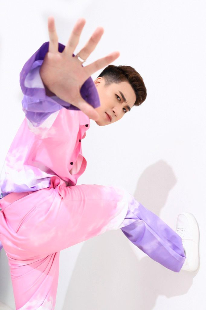 Huy Cung đón tuổi mới bằng bộ ảnh “hường phấn”, làm vlog tặng fan nhân dịp sinh nhật ảnh 5