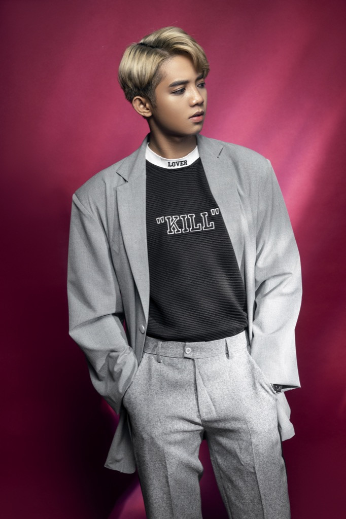 Một tuần sau khi “Cố Giang Tình” ra mắt, X2X đón nút vàng YouTube về nhà ảnh 4