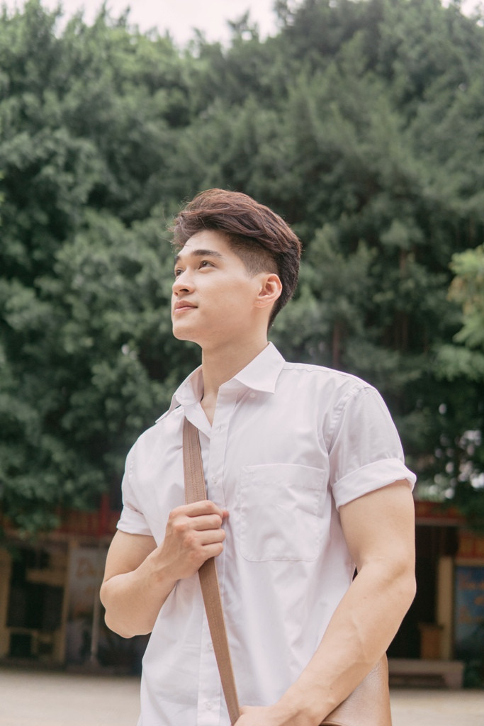 Vẻ đẹp mạnh mẽ và body săn chắc của Ma Ran Đô cuốn hút cả hai giới Danh tính bộ đôi mỹ nam đang khiến dân tình “liêu xiêu” trong MV mới của Trung Quân ảnh 5