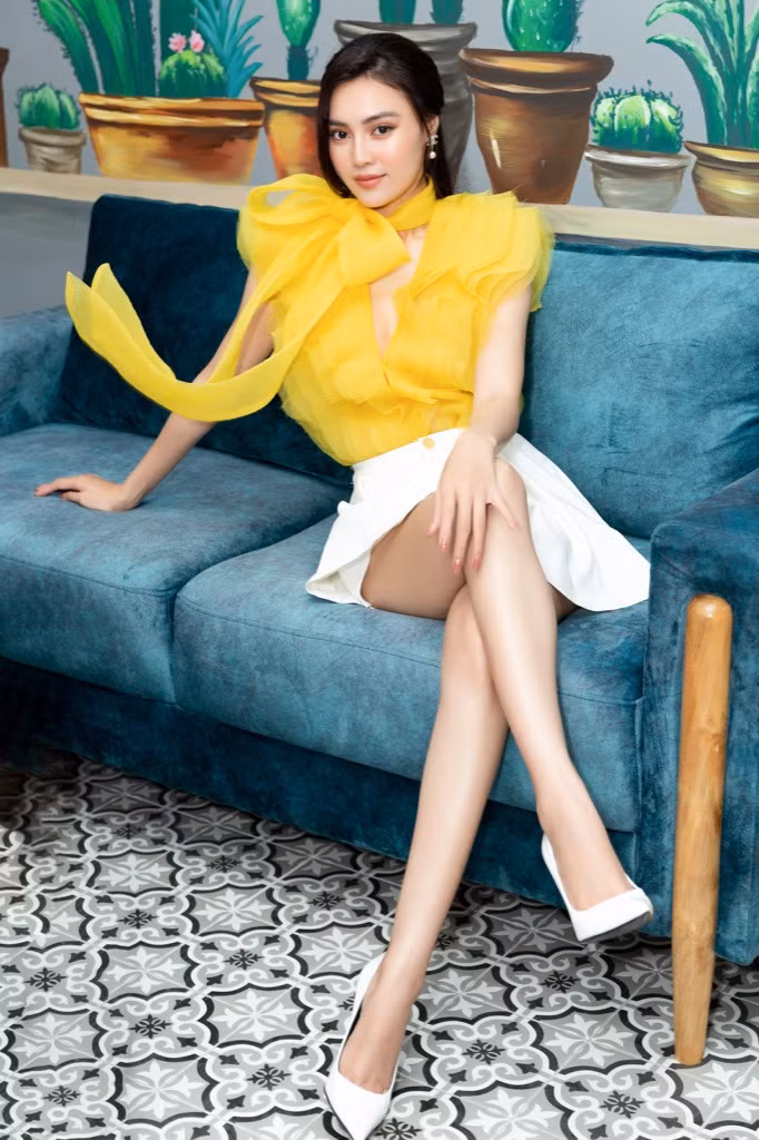 Ninh Dương Lan Ngọc dù sút cân vẫn rạng rỡ, Văn Mai Hương diện đầm lệch vai cuốn hút ảnh 2