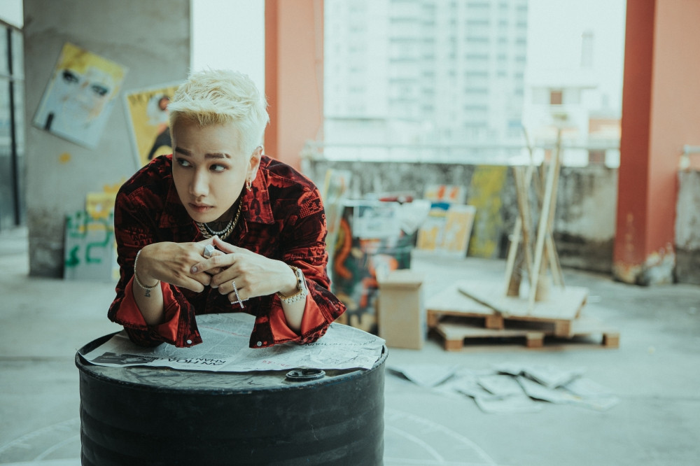 Lou Hoàng “lột xác” hình ảnh, chọn phong cách Hip-Hop “cool ngầu” cho MV mới ảnh 2