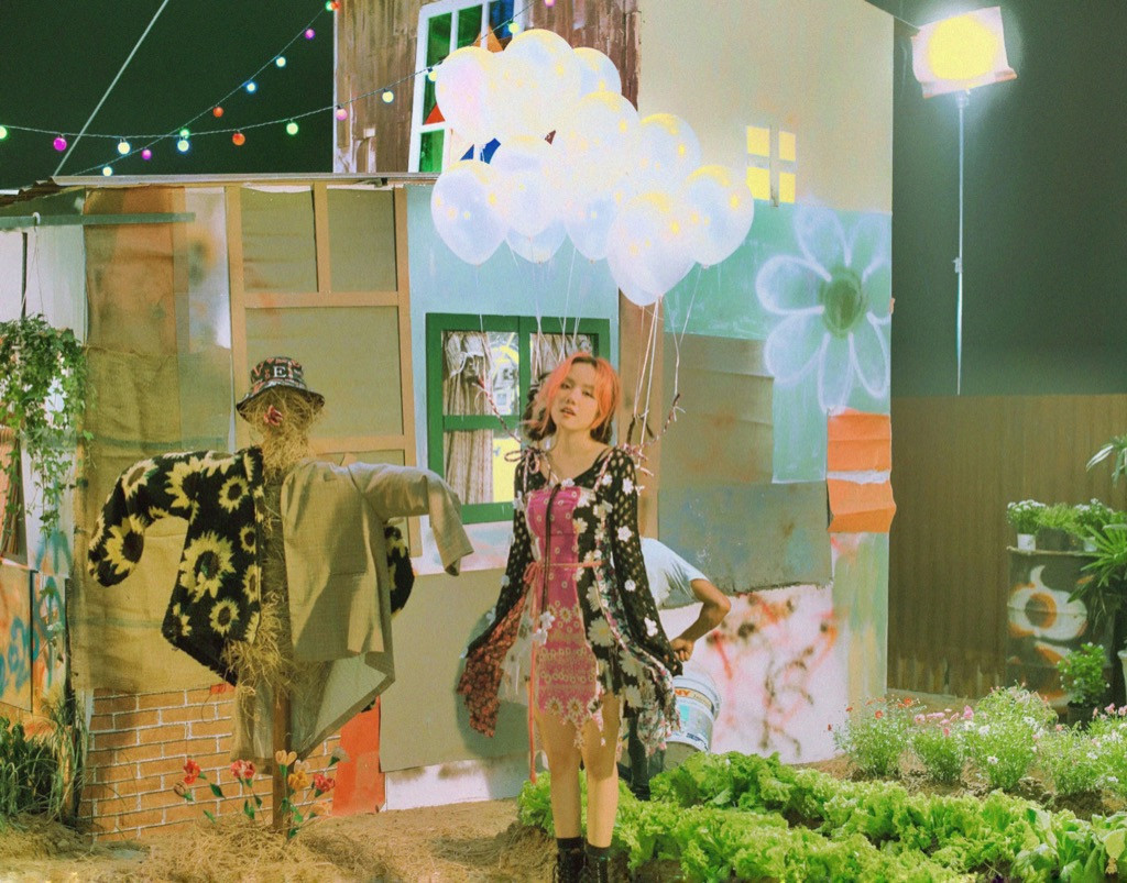 Phương Ly bật mí chi phí “không tưởng” cho 10 bộ trang phục “cực nghệ” trong MV mới ảnh 4