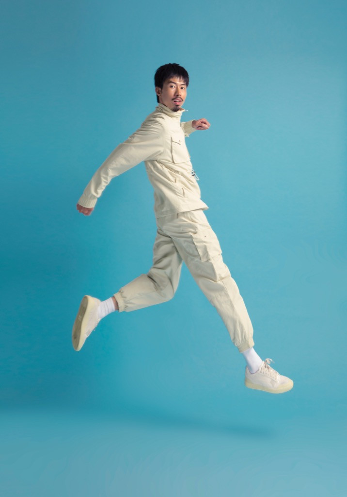 Hết lên rừng rồi xuống biển, Đen Vâu trở lại và bay tận... lên trời để quay MV mới ảnh 5