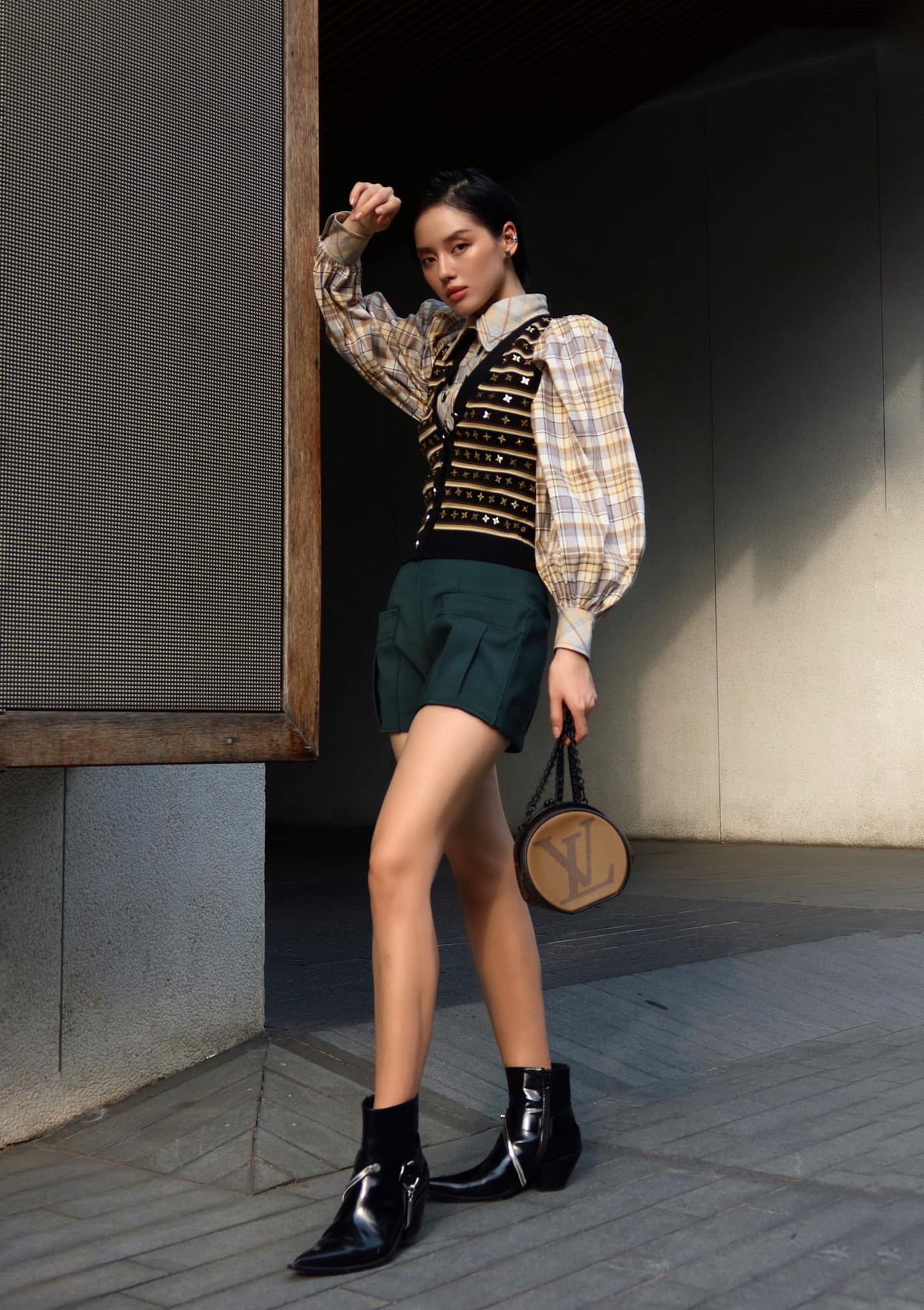 “Cô em trendy” Khánh Linh hóa thân thành nữ tướng chinh phục Trương Ngọc Ánh ảnh 4