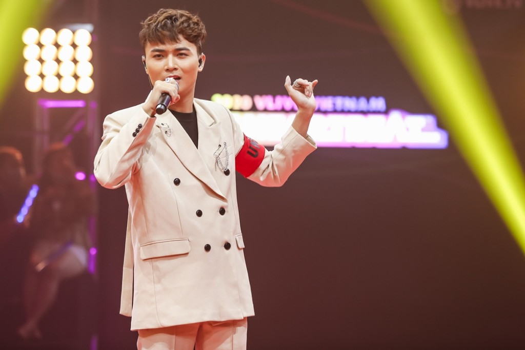 Boygroup “em trai MAMAMOO” trình diễn với 4 thành viên sau scandal của hotboy Trần Bình ảnh 4