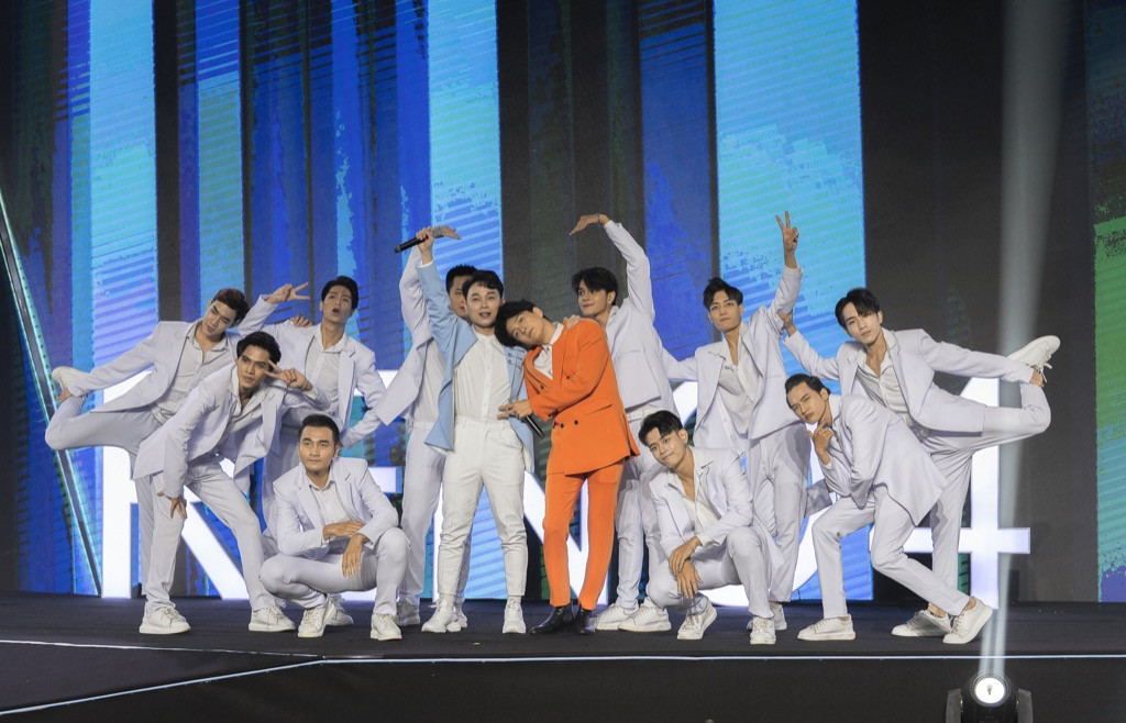 Trúc Nhân “tình tứ” với Ngô Kiến Huy, Sơn Tùng M-TP biểu cảm cực yêu tại sự kiện ảnh 2