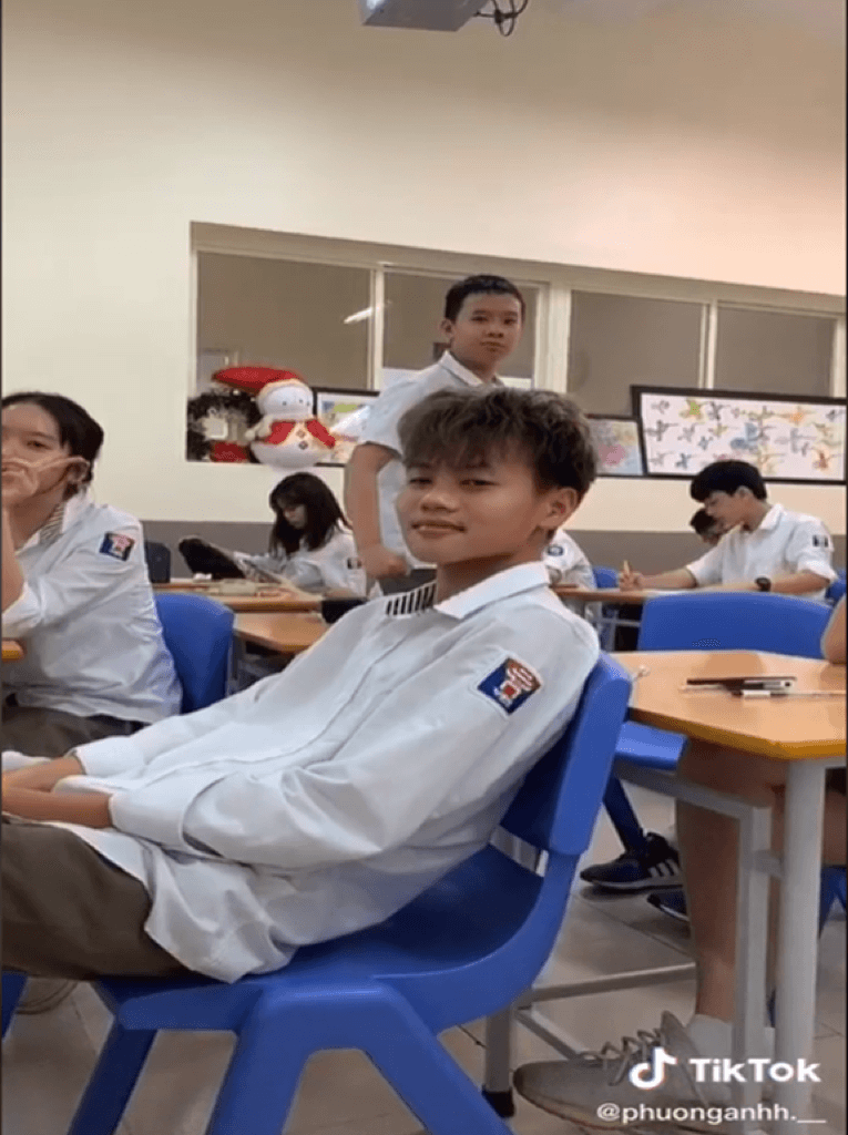 “Team nữ sinh” hào hứng khoe “mỹ nam lớp mình” không thua kém ai trên TikTok ảnh 8