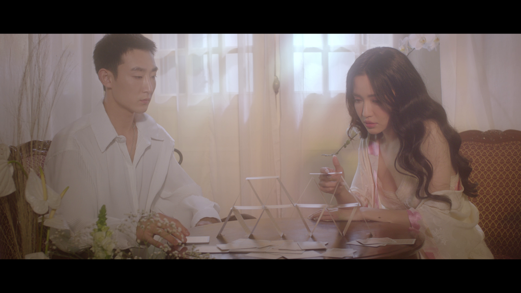 Người yêu cũ hỏi nhưng Bích Phương không muốn trả lời, lý do nằm trong MV này ảnh 1