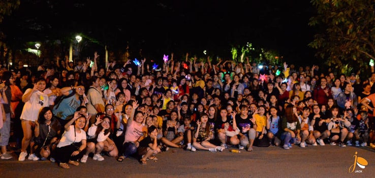 Jack có lượng fan đông đảo và rất văn minh. Đom Đóm (FC của Jack) quyên góp tiền chống dịch Covid-19 và hạn mặn miền Tây ảnh 3