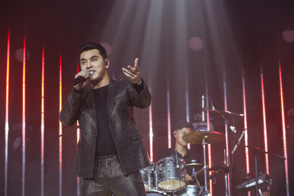 Trịnh Thăng Bình - Liz Kim Cương song ca ngọt ngào, Ưng Hoàng Phúc tái hiện hit cũ ảnh 1