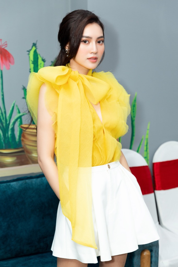 Ninh Dương Lan Ngọc dù sút cân vẫn rạng rỡ, Văn Mai Hương diện đầm lệch vai cuốn hút ảnh 1