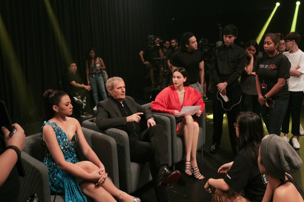 Hồ Ngọc Hà làm giám khảo khách mời trong cuộc thi âm nhạc cùng huyền thoại Michael Bolton ảnh 3