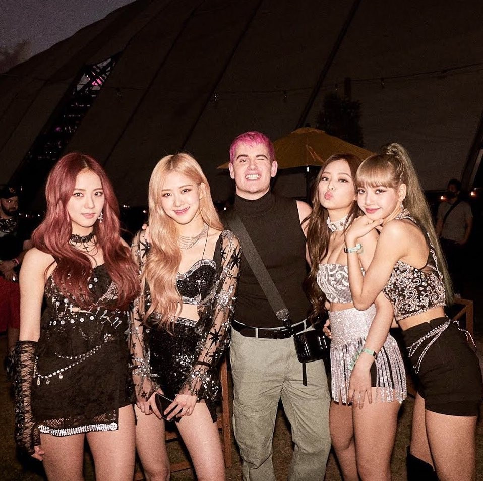 Biên đạo Kiel Tutin chụp ảnh cùng 4 cô nàng BLACKPINK Biên đạo nhảy của BLACKPINK sẽ dựng vũ đạo cho JUUN D trong ca khúc mới ảnh 1