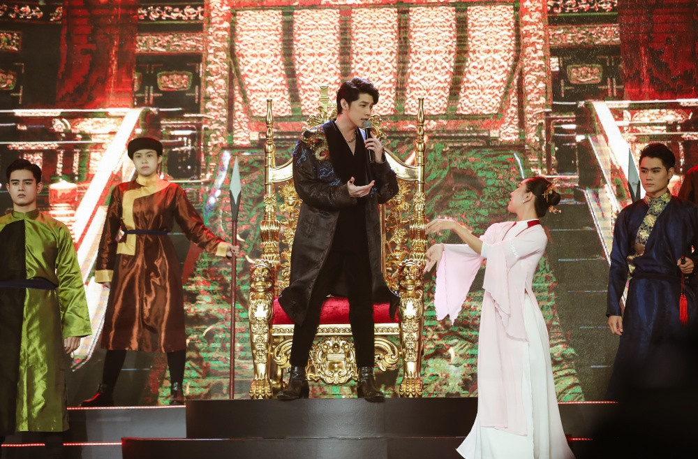 Noo Phước Thịnh hóa “ông hoàng cô đơn”, Gil Lê “trách cứ người cũ” tại V Heartbeat ảnh 1