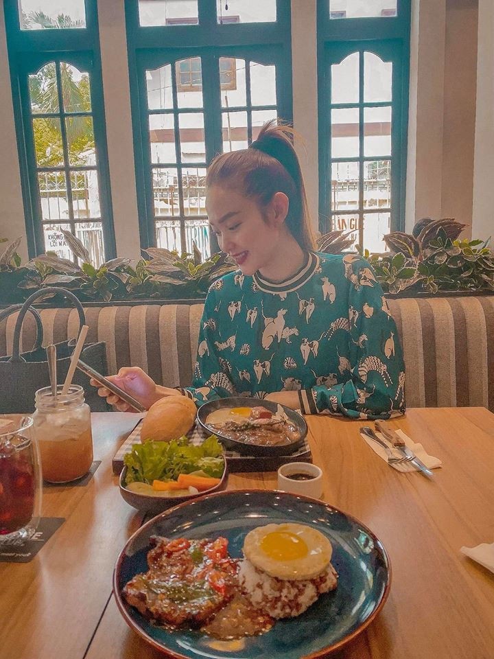 Sao Việt 24H: Đông Nhi - Ông Cao Thắng khoe ảnh ngọt ngào, Kaity Nguyễn hé lộ hình lúc nhỏ ảnh 9