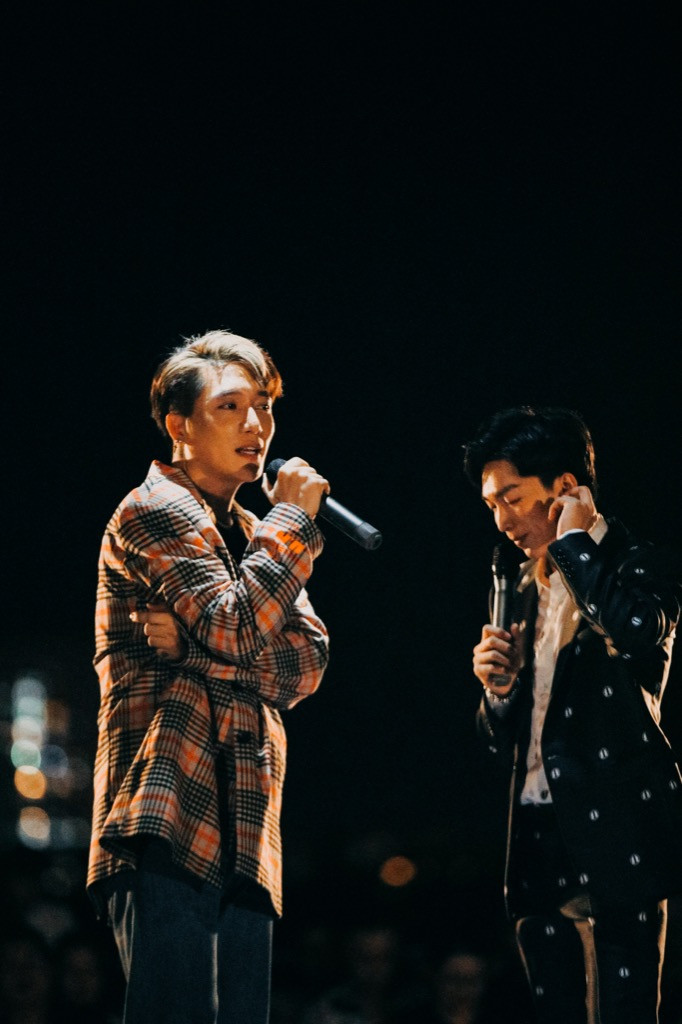 Minh Xù, Hải Yến song ca ăn ý với Tăng Phúc trong live concert trên sân thượng ảnh 3