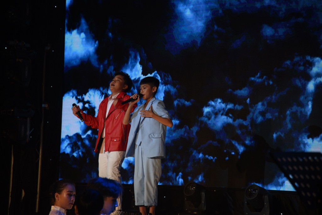 K-ICM đệm đàn cho Gia Khiêm hát, Phương Mỹ Chi khoe giọng ngào ở tuổi 17 ảnh 4